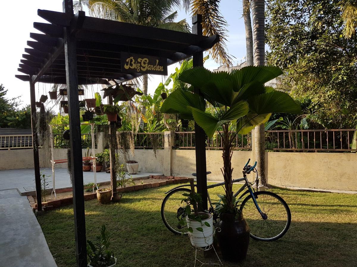 Big Garden Homestay Pantai Remis Exterior photo