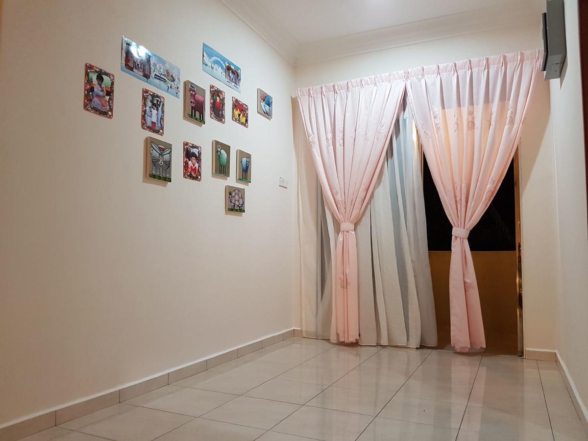 Big Garden Homestay Pantai Remis Exterior photo
