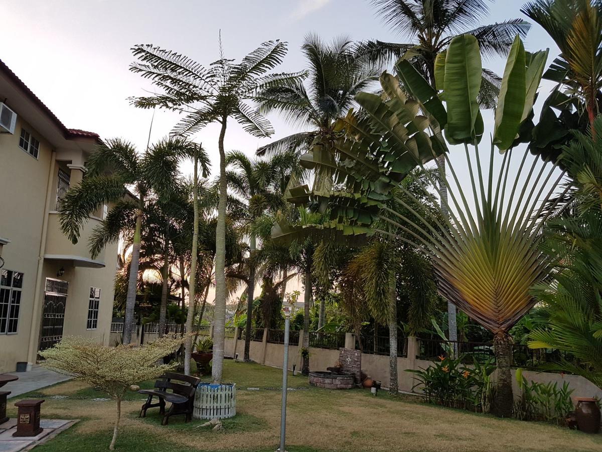 Big Garden Homestay Pantai Remis Exterior photo
