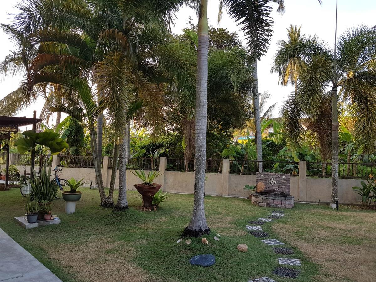 Big Garden Homestay Pantai Remis Exterior photo